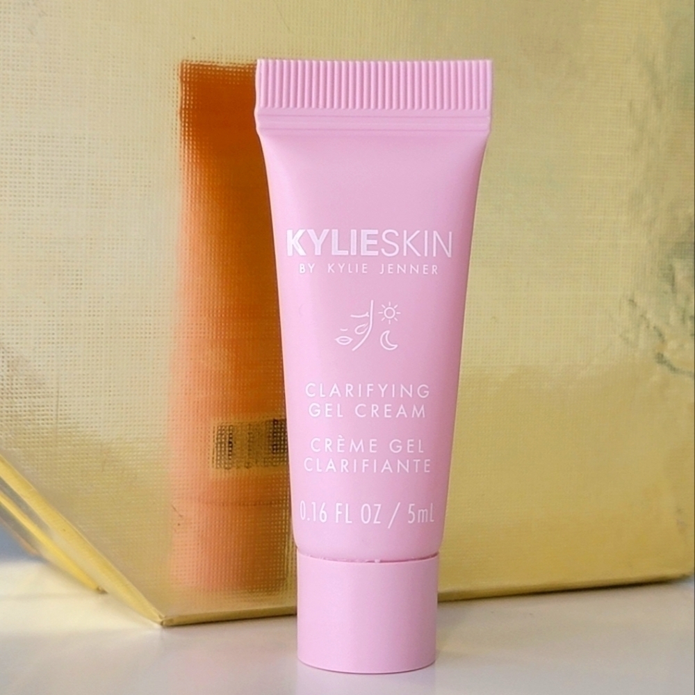 ⚪ $3 ADD ON ⚪ KYLIE SKIN CLARIFYING GEL CREAM